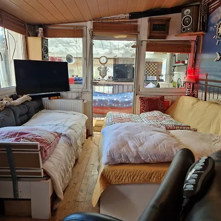 Im Terrassenhaus Am Von Berlin *